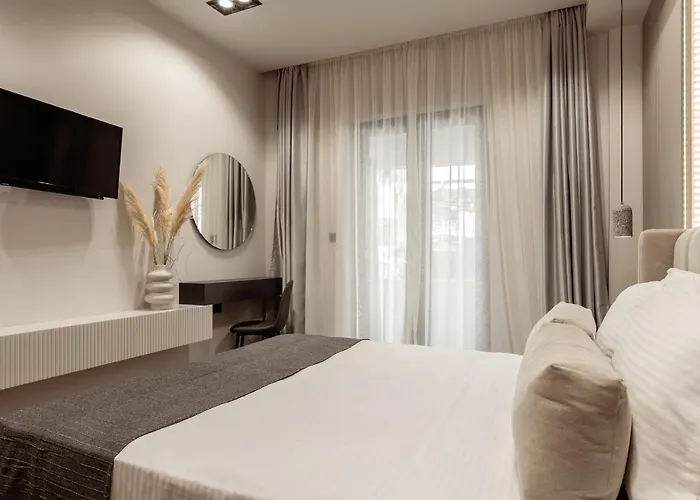 La Maison Suites